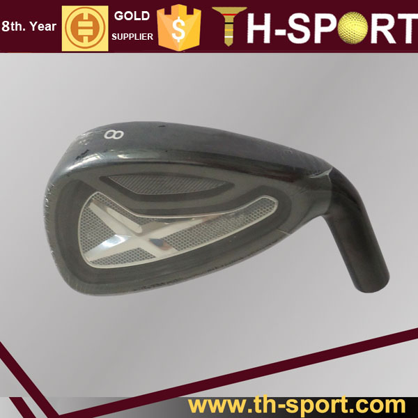 Vpravo jednoruční golfové železo